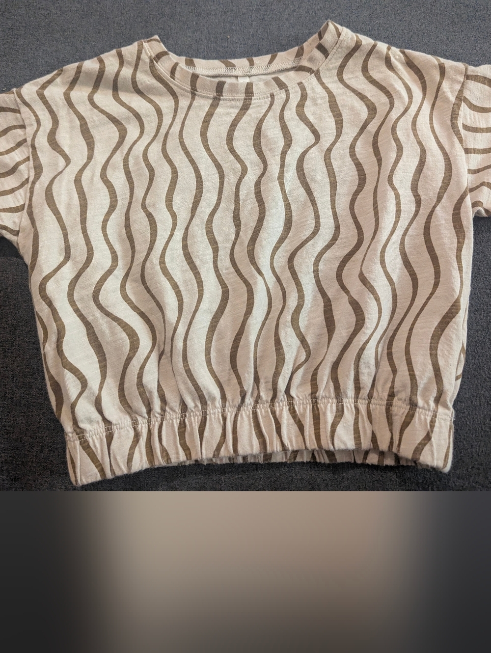 Rylee And Cru Wave-Print Short Sleeve Top - Beige Brown